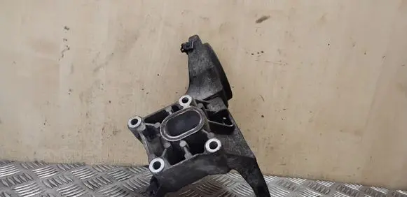 Audi A8 S8 D4 4H A/C compressor mount bracket 059145169AN