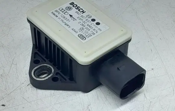 Audi A4 S4 B8 8K ESP acceleration yaw rate sensor 8K0907637C
