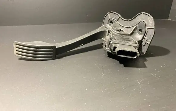 Ford Transit Accelerator throttle pedal 6C119F836CD C95YE04 6PV00923820