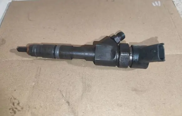 Fuel injector
