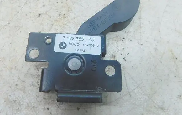 BMW 5 F10 F11 Engine bonnet (hood) release handle 7183765 191431