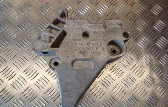 Volkswagen PASSAT B6 Engine mounting bracket 03G199207G