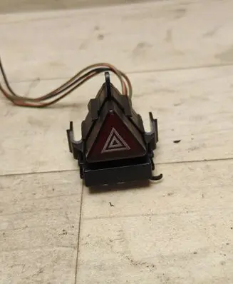 Mercedes-Benz A W169 Hazard light switch 1698207410 33450201