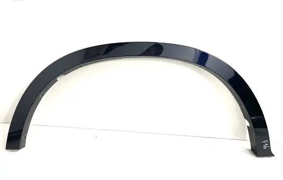 Rear fender molding trim