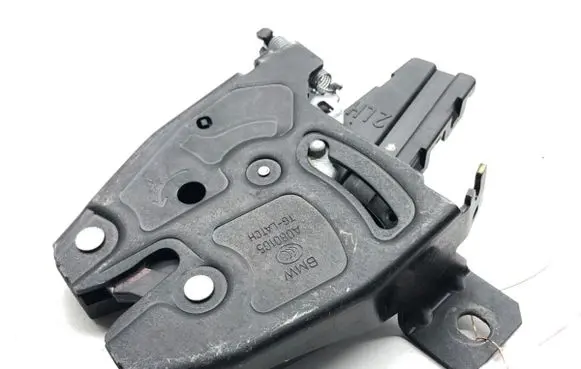 Tailgate exterior lock