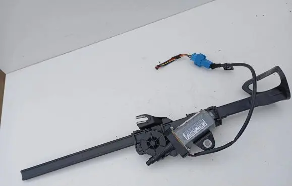 Mercedes-Benz C W205 Seat belt adjustment motor A2058600282 308362899AG