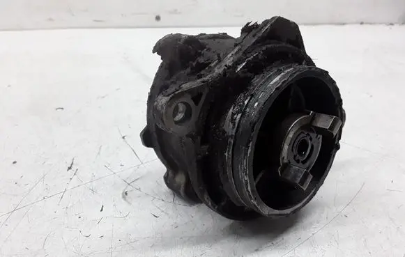 BMW 5 E39 Vacuum pump 2249939