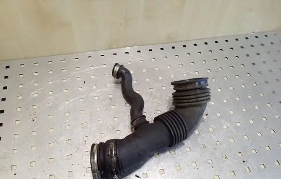 Ford Focus Air intake hose/pipe 7M519A673HG