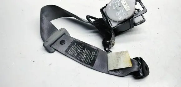 Mazda 626 Rear seatbelt E40426116