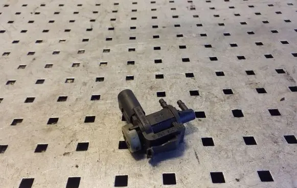 Audi A4 S4 B8 8K Vacuum valve 1K0906283A