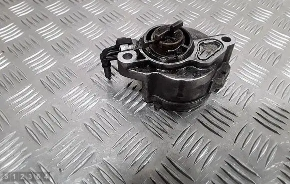 Peugeot 307 CC Vacuum pump d1561b