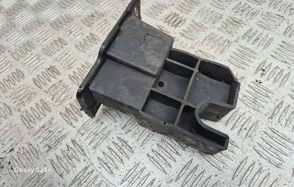 Renault Captur Front bumper shock/impact absorber 620923103R