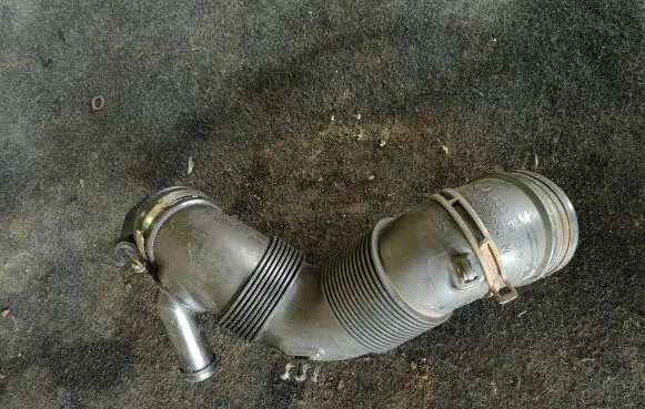 Seat Altea XL Turbo air intake inlet pipe/hose 3C0129654M