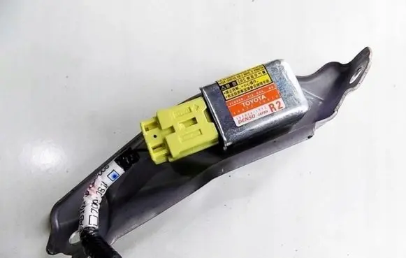 Lexus GS 300 350 430 450H Airbag deployment crash/impact sensor 8983330020