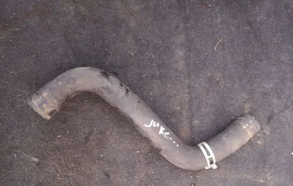 Nissan Juke I F15 Engine coolant pipe/hose