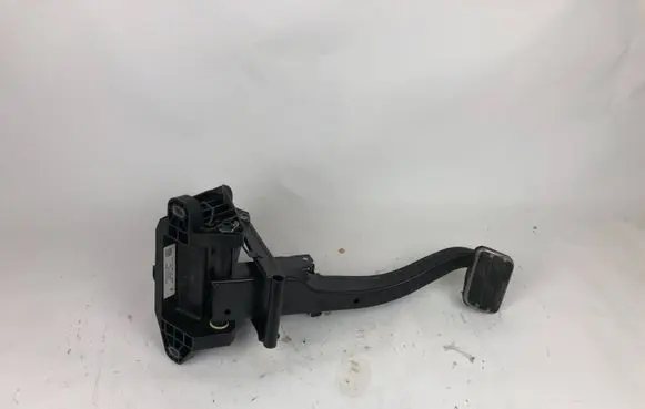 Porsche Panamera (970) Brake pedal 97042300900 20150506 0133284