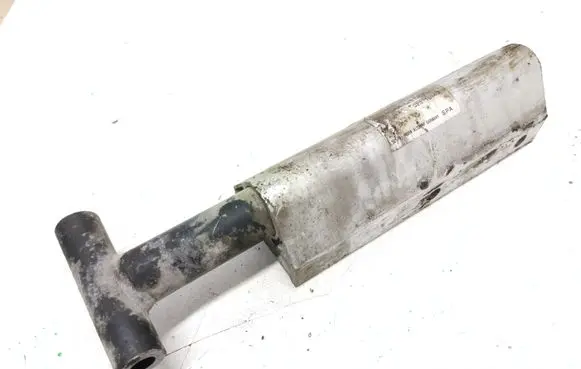 Volkswagen PASSAT B5.5 Rear shock/impact absorber stay/bar 3B0807335H