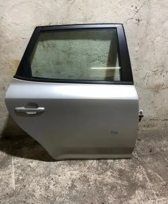 KIA Ceed Rear door