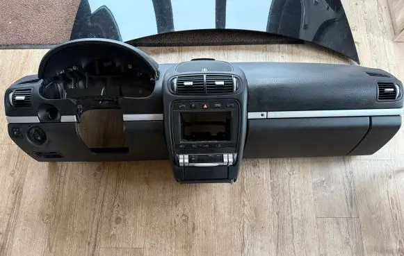 Porsche Cayenne (9PA) Dashboard
