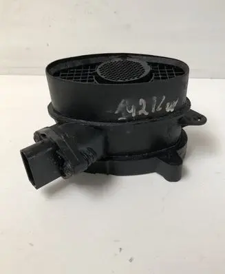 BMW 5 E39 Mass air flow meter 0928400468 77870760