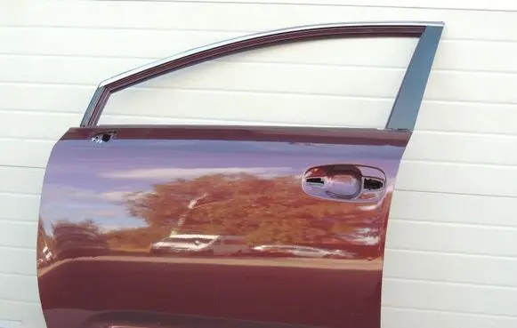 Toyota Avensis T270 Front door 6700205070 6700205071