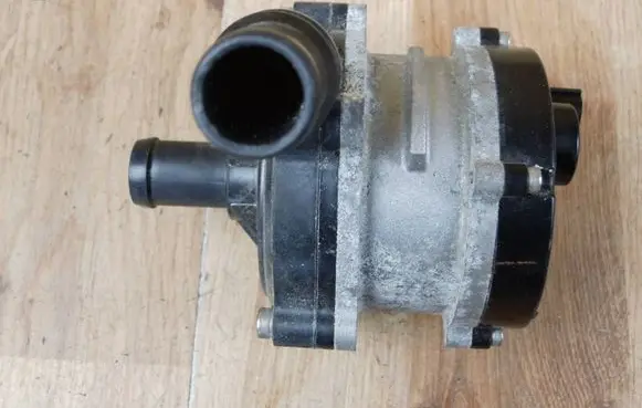 Hyundai Ioniq Water pump 369002B100