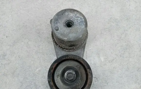 Infiniti EX Alternator belt tensioner 