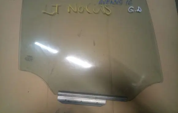 Toyota Avensis T270 Rear door window glass