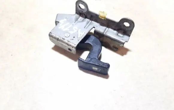 Subaru Outback Fuel tank opening switch 