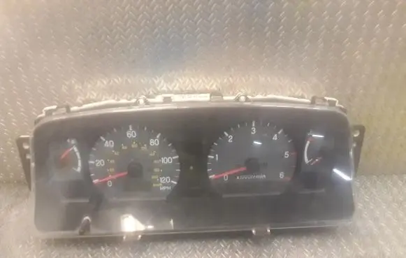 Mitsubishi Pajero Sport I Speedometer (instrument cluster) MR590142