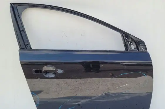 Volvo V40 Front door