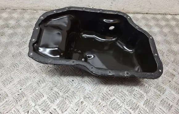 Toyota Avensis T270 Oil sump 121020R021