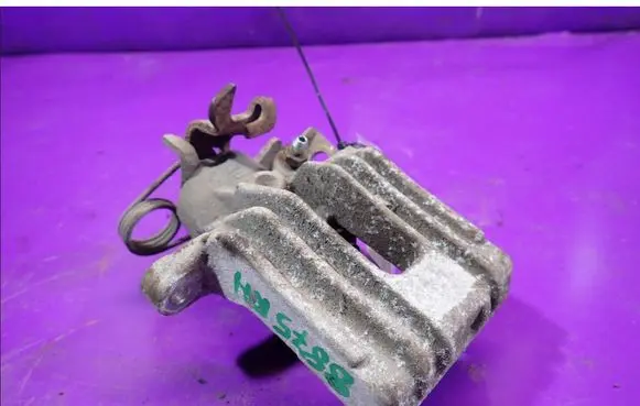 Skoda Superb B5 (3U) Rear brake caliper