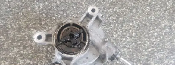 Ford Mondeo MK IV Vacuum pump