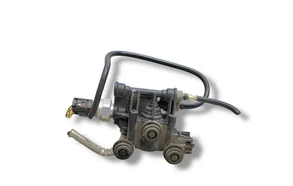 Land Rover Discovery 3 - LR3 Air suspension valve block RVH000046