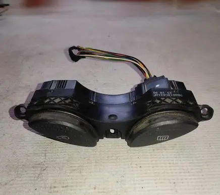 Ford Focus Windscreen/window heater switch 98AG18C621AF