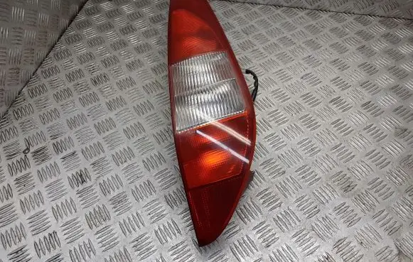 Ford Mondeo Mk III Rear/tail lights 1S71-13404-C