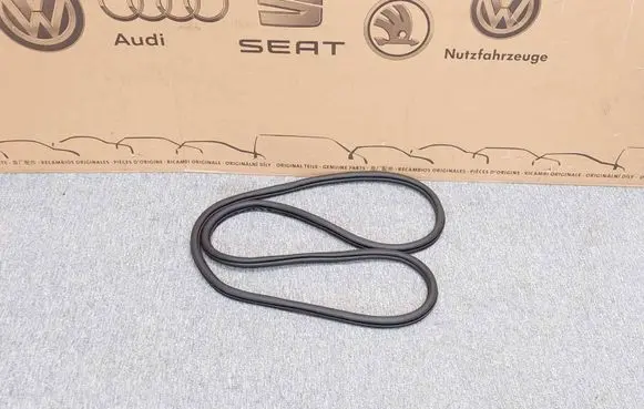 Volkswagen Golf VII Rubber seal rear door 5G6867914A