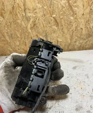 Mercedes-Benz E W211 Climate control unit 2118300285