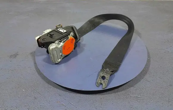 Skoda Octavia Mk3 (5E) Front seatbelt 5E0857701