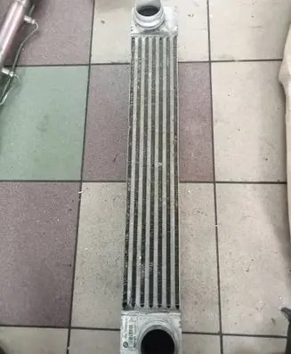 BMW 5 E60 E61 Intercooler radiator 7795823