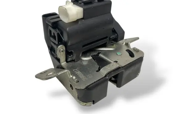 Mitsubishi Colt Tailgate/trunk/boot lock/catch/latch 5808A017