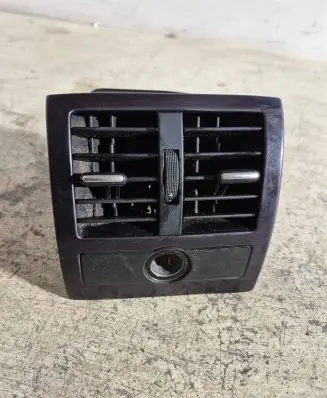 Audi A6 S6 C5 4B Rear air vent grill 4B0819203