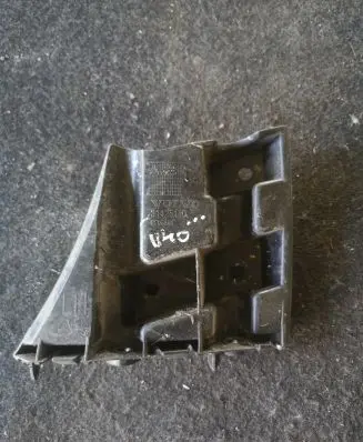 Volvo V40 Front bumper mounting bracket 31425110