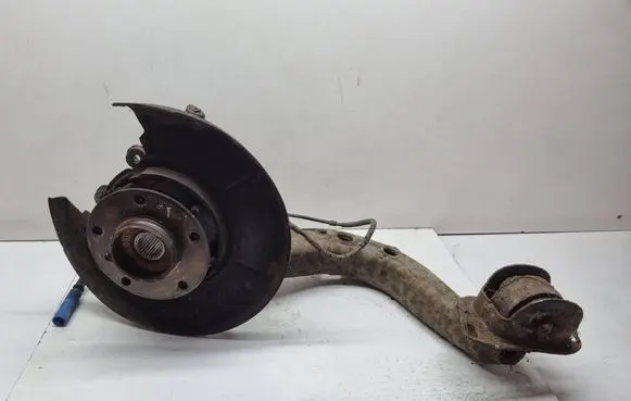 BMW 3 E46 Rear wheel hub spindle/knuckle 
