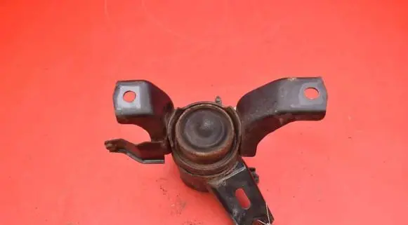 Toyota Avensis T270 Engine mount vacuum valve 