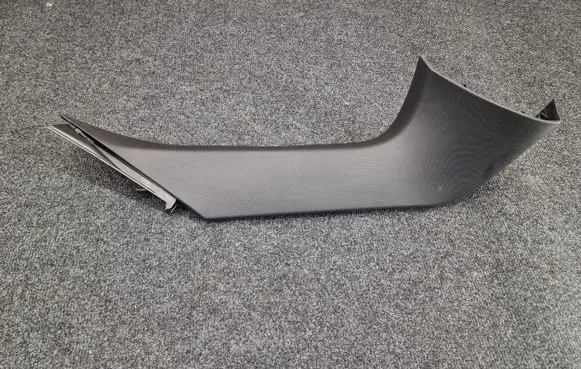 Mercedes-Benz GLE W167 Tailgate/trunk side cover trim A1677403300