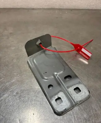 Dacia Duster III Fender mounting bracket 631463150R