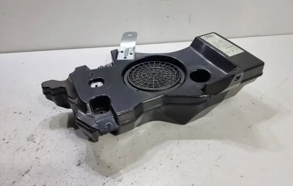 Audi A3 S3 8P Subwoofer speaker 8P4035382 7606500230