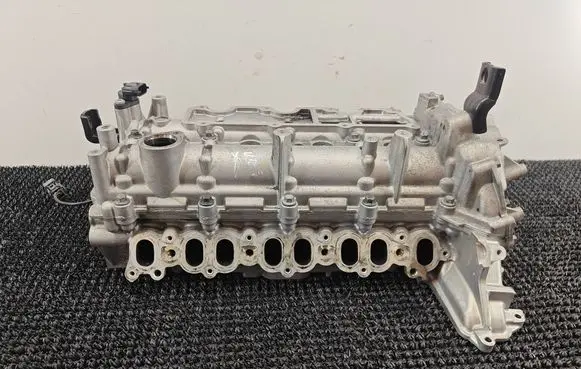 Jaguar XE Engine head PBG4D36090AB
